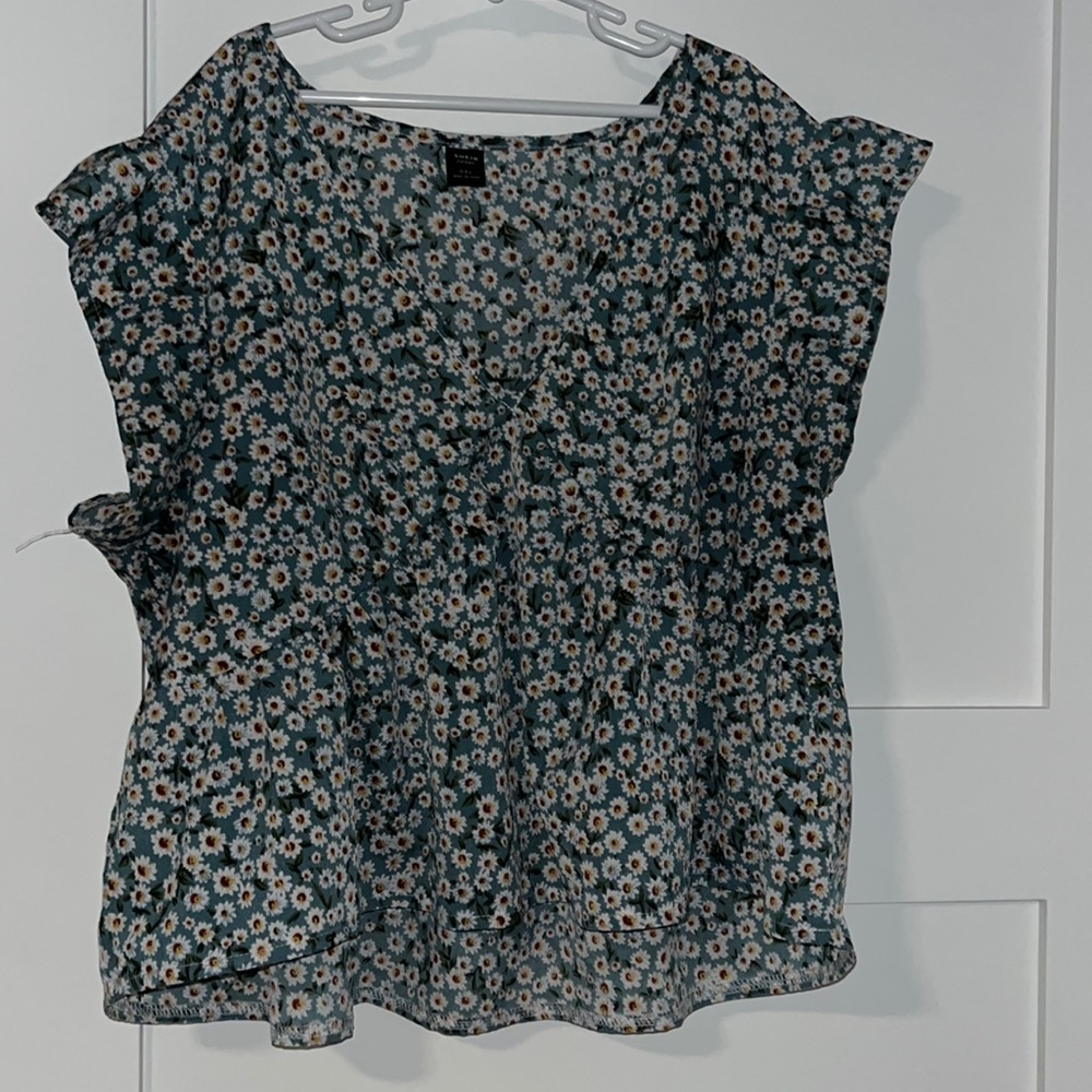 SHEIN curve flowy blue top